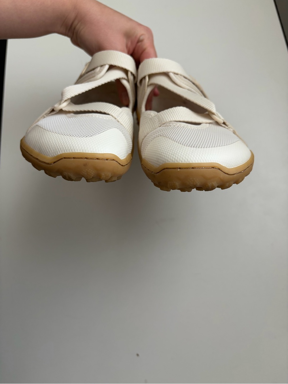 Vivo Barefoot Women's Beige and Gum Athletic Sandal Sneakers - Picture 5 of 6